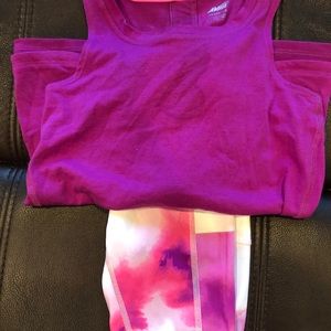 Workout tank top and Bermuda workout leggings